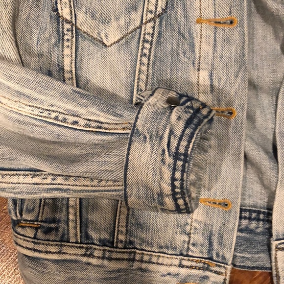 🖤 3/$30 - TALULA Jean Jacket 🖤 - Picture 4 of 6